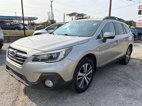 Used 2019 Subaru Outback 2.5i Limited AWD/4WD image 7