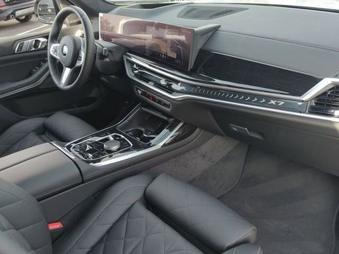 New 2026 BMW X7 xDrive40i w/ M Sport Package AWD/4WD image 12