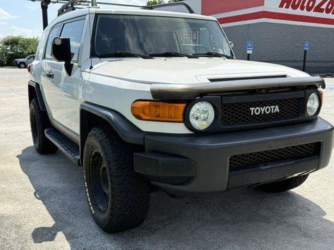 Used 2010 Toyota FJ Cruiser 4WD image 16