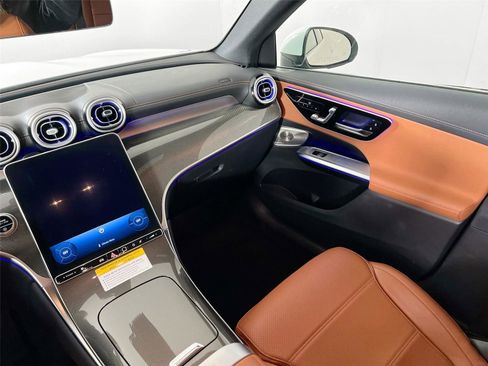 Certified 2023 Mercedes-Benz GLC 300 4MATIC image 21