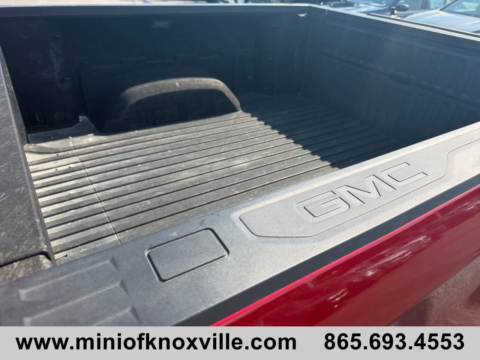 Used 2025 GMC Sierra 1500 AT4 w/ AT4 Premium Package AWD/4WD image 11