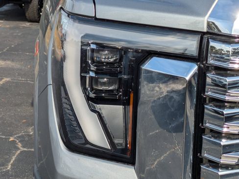 New 2026 GMC Sierra 2500 Denali w/ Denali Reserve Package image 10