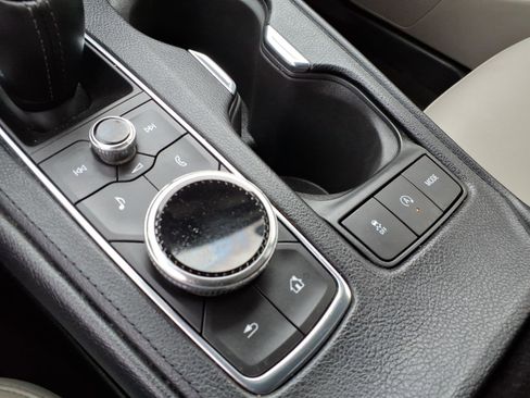 Used 2019 Cadillac XT4 Luxury FWD image 21