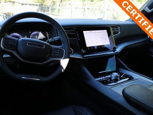 Used 2024 Jeep Wagoneer L Series II w/ Convenience Group I image 13