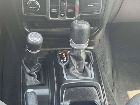 Used 2019 Jeep Wrangler Unlimited Sport S AWD/4WD image 27