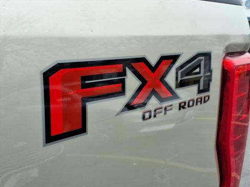 Used 2017 Ford F250 Lariat w/ Lariat Ultimate Package image 33