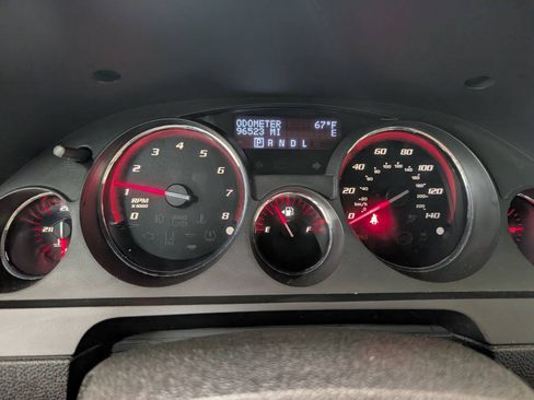 Used 2011 GMC Acadia SLT AWD/4WD image 9