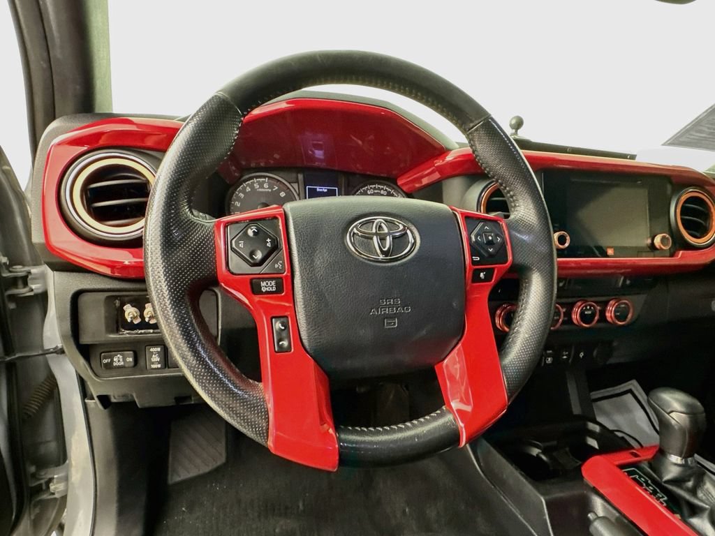 Used 2018 Toyota Tacoma TRD Off-Road AWD/4WD image 12