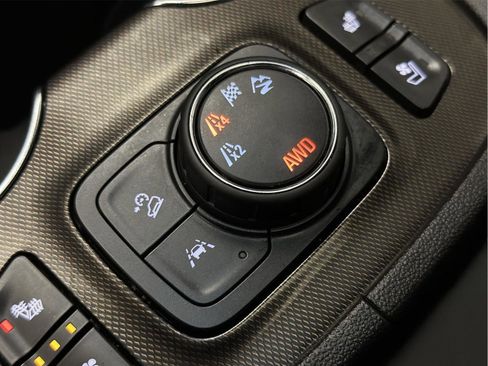 Certified 2023 GMC Acadia AT4 w/ Preferred Package image 40