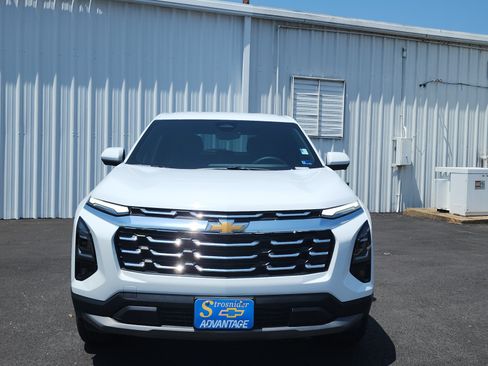 New 2026 Chevrolet Equinox LT w/ Convenience Package II FWD image 8