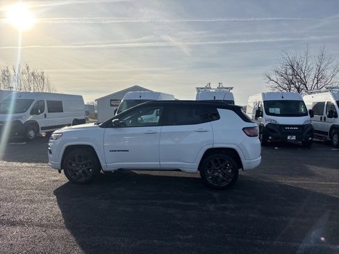 Used 2024 Jeep Compass Limited w/ Driver Assist Group I image 2