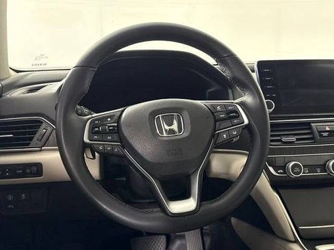 Used 2018 Honda Accord Touring image 26