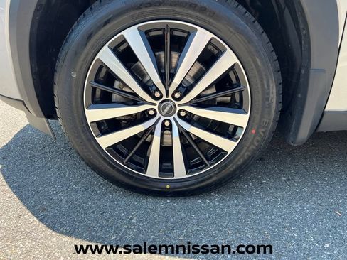 Used 2025 Nissan Pathfinder Platinum w/ Cargo Package AWD/4WD image 32