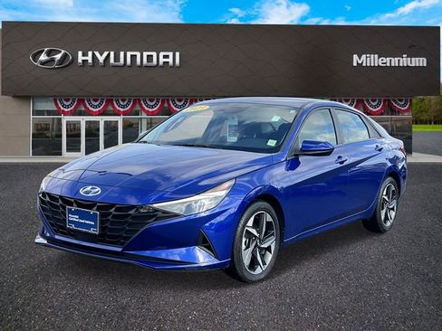 Certified 2023 Hyundai Elantra SEL w/ Convenience Package image 2