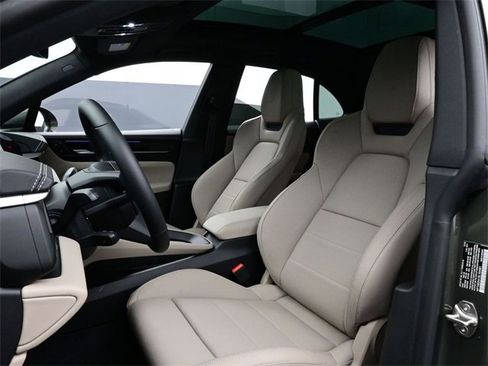 New 2025 Porsche Macan 4S Electric image 5