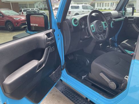 Used 2017 Jeep Wrangler Sport w/ Quick Order Package 24S image 9