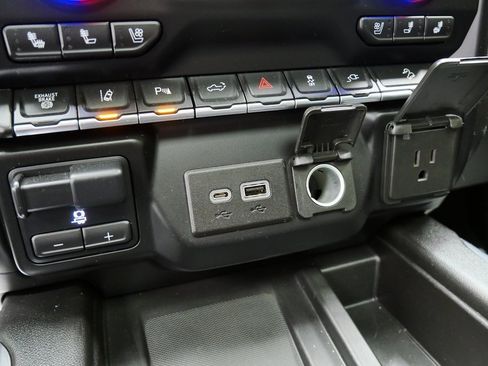 Used 2022 GMC Sierra 2500 Denali image 28