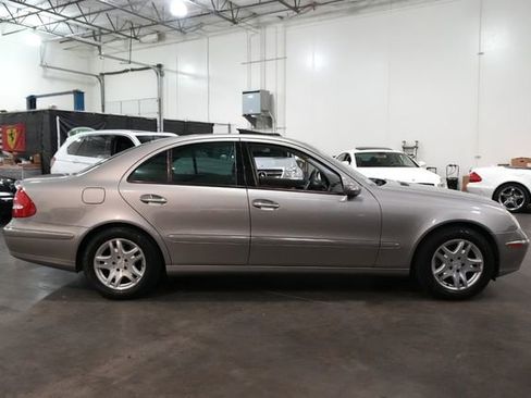 Used 2004 Mercedes-Benz E 320 Sedan image 5