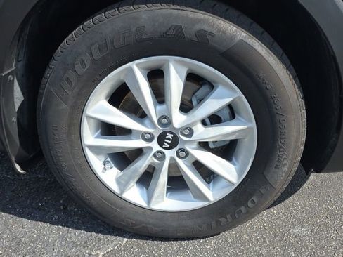 Used 2019 Kia Sorento FWD image 25