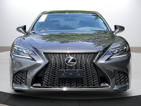 Used 2018 Lexus LS 500 F Sport w/ Accessory Package (Z1) AWD/4WD image 3