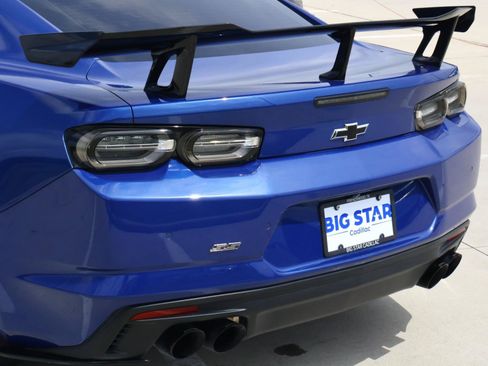 Used 2021 Chevrolet Camaro SS RWD image 11