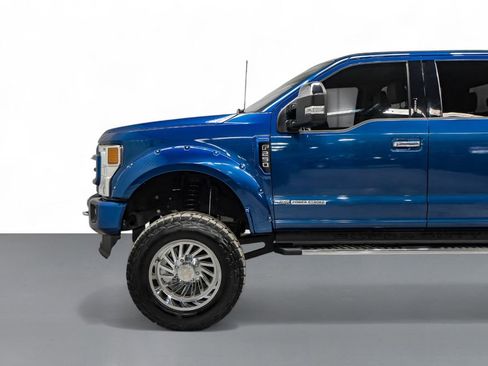 Used 2022 Ford F250 Lariat w/ Chrome Package image 11