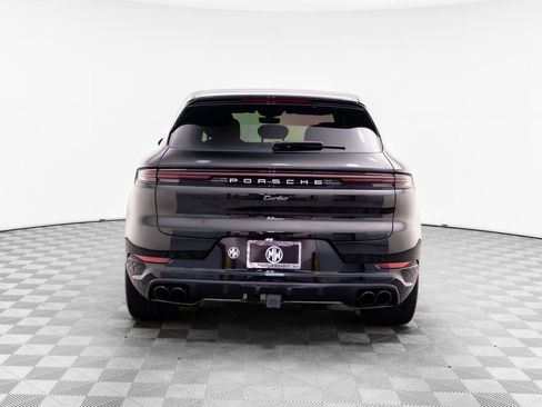 Certified 2025 Porsche Cayenne Turbo AWD/4WD image 10