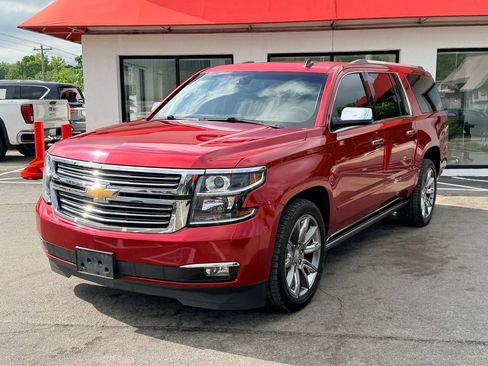 Used 2015 Chevrolet Suburban LTZ RWD image 10