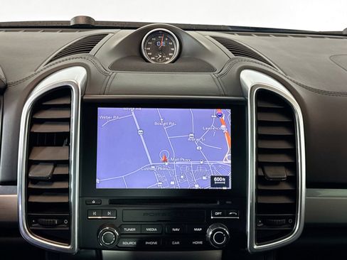 Used 2018 Porsche Cayenne GTS image 17