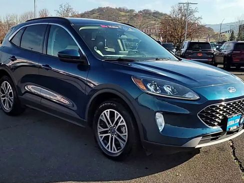 Used 2020 Ford Escape SEL image 2