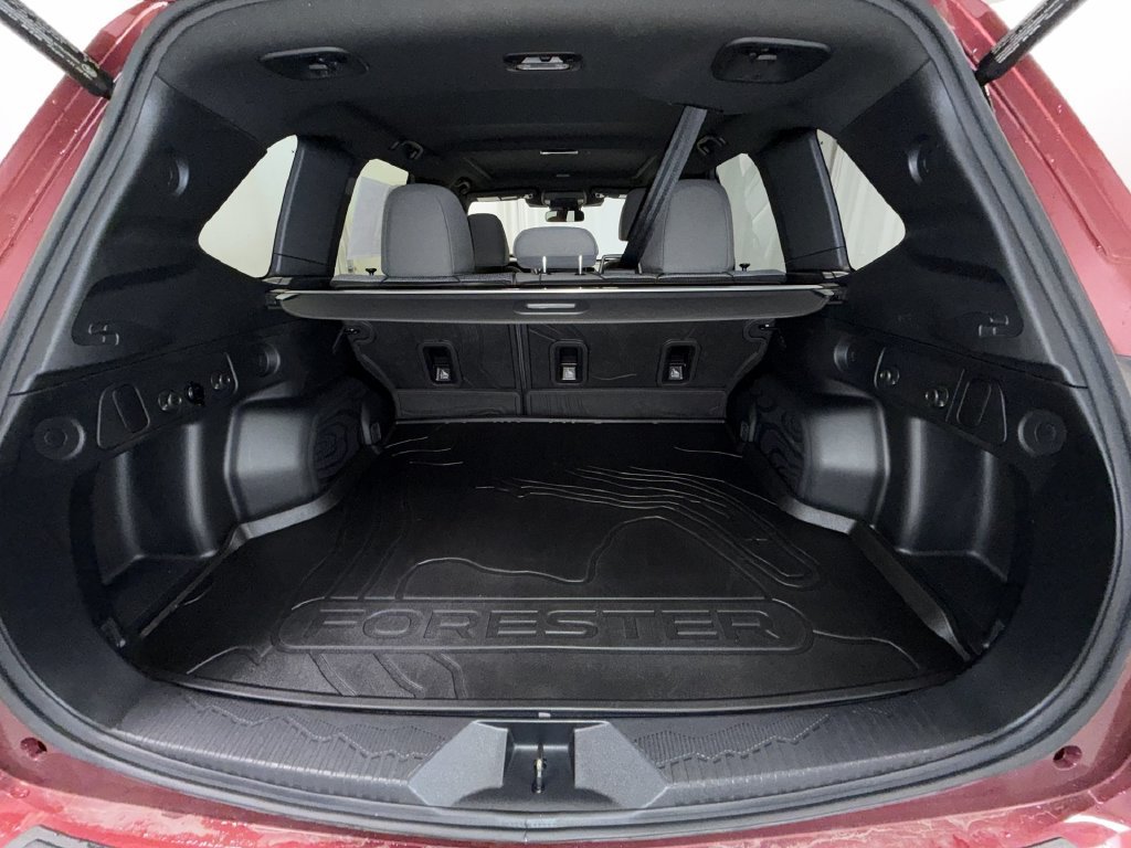 Used 2025 Subaru Forester Premium AWD/4WD image 16