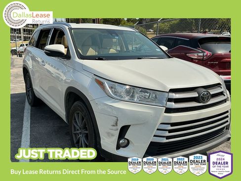 Used 2018 Toyota Highlander XLE FWD image 1