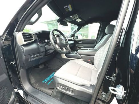 Used 2025 Toyota Tundra SR5 AWD/4WD image 10