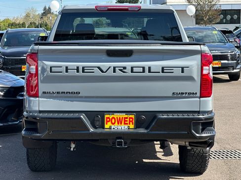 Used 2025 Chevrolet Silverado 1500 Custom Trail Boss w/ Dark Appearance Package image 5