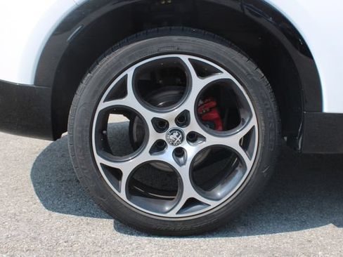 Used 2025 Alfa Romeo Tonale w/ Premium Package AWD/4WD image 37