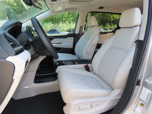 New 2026 Honda Odyssey EX-L image 12