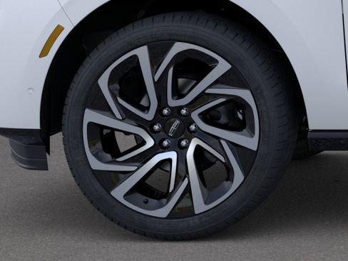 New 2026 Lincoln Navigator L Reserve AWD/4WD image 18