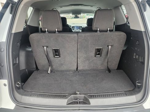 Used 2021 GMC Acadia SLE w/ Driver Convenience Package image 13