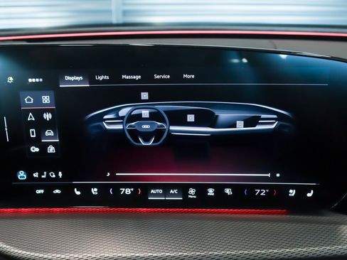 New 2025 Audi SQ5 Prestige image 25