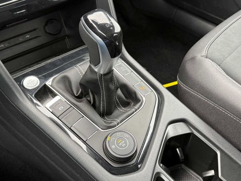 New 2026 Volkswagen Taos SE image 19