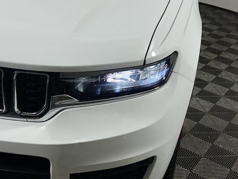 Used 2023 Jeep Grand Cherokee L Laredo image 11