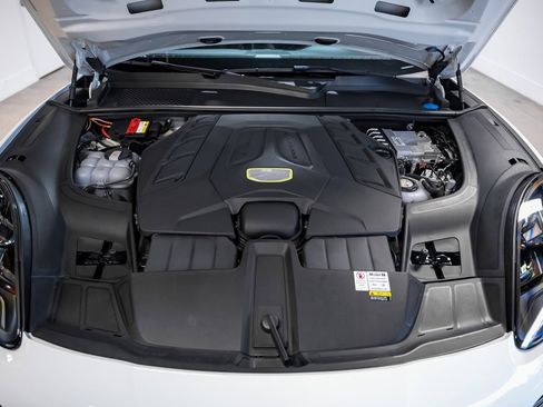 Used 2022 Porsche Cayenne Turbo S image 63