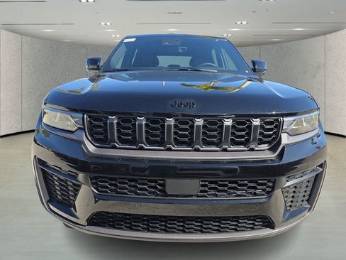 New 2026 Jeep Grand Cherokee Altitude RWD image 2
