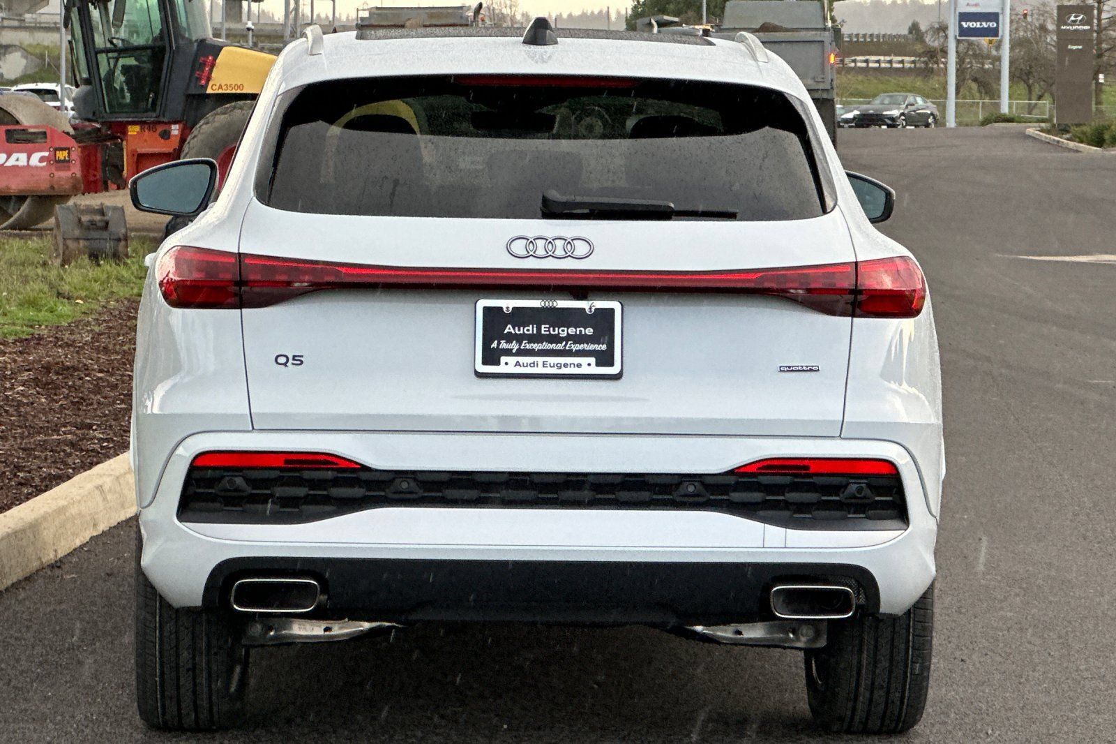 Used 2025 Audi Q5 Premium w/ Convenience Package AWD/4WD image 4