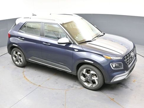 Used 2022 Hyundai Venue Limited FWD image 43