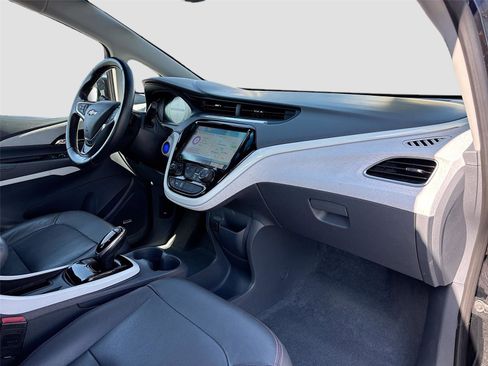Used 2021 Chevrolet Bolt Premier w/ Infotainment Package image 31
