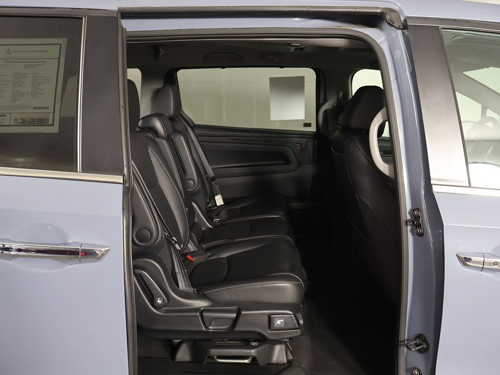 Used 2023 Honda Odyssey Touring image 32