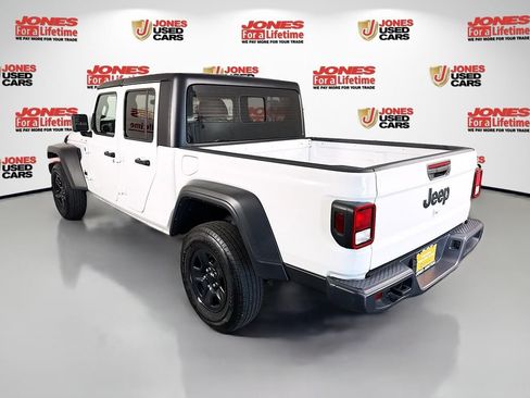 Used 2024 Jeep Gladiator Sport AWD/4WD image 2