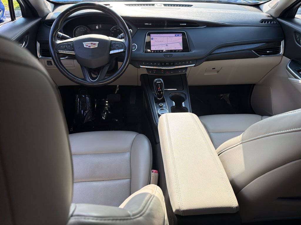 Used 2021 Cadillac XT4 Premium Luxury FWD image 15