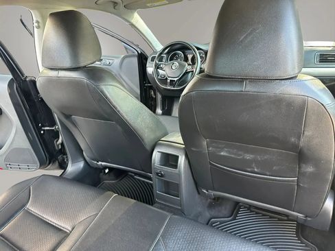Used 2015 Volkswagen Jetta SE FWD image 12